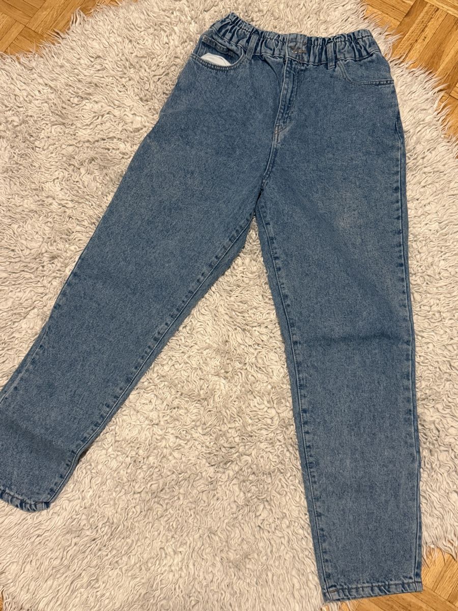 Jeans: Jean décontracté taille élastique, parfait pour l'automne – Gebraucht aus La Chaux-de-Fonds von Sabinchenn 1
