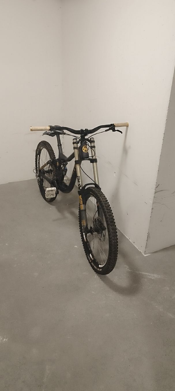 Kona Velos: kona operator DH 2012 – Gebraucht aus Broc von emilien86 1