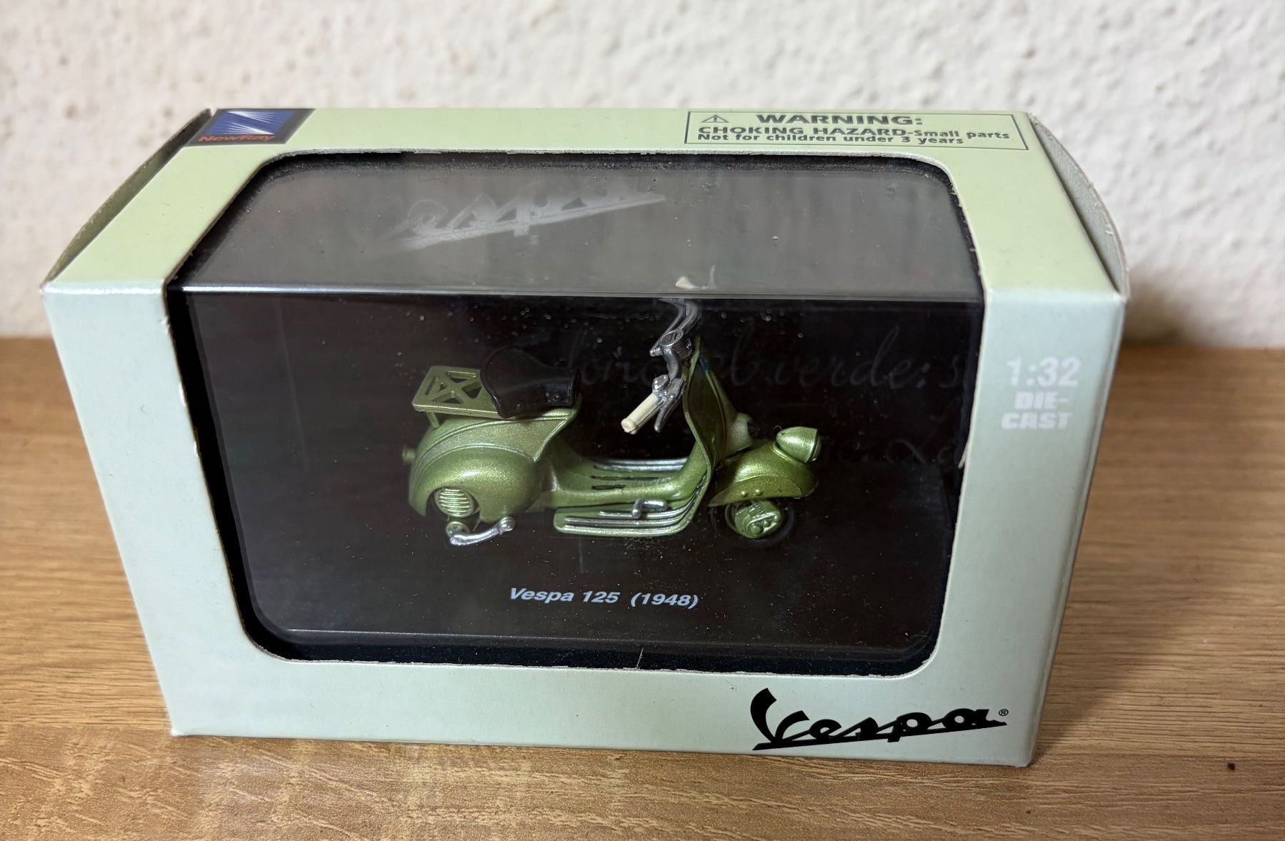 IXO Modellini d'auto: Piaggio Vespa 125 1948 New Ray 1/32 – Nuovo e nell'imballaggio originale da Thusis venduto da carhunter