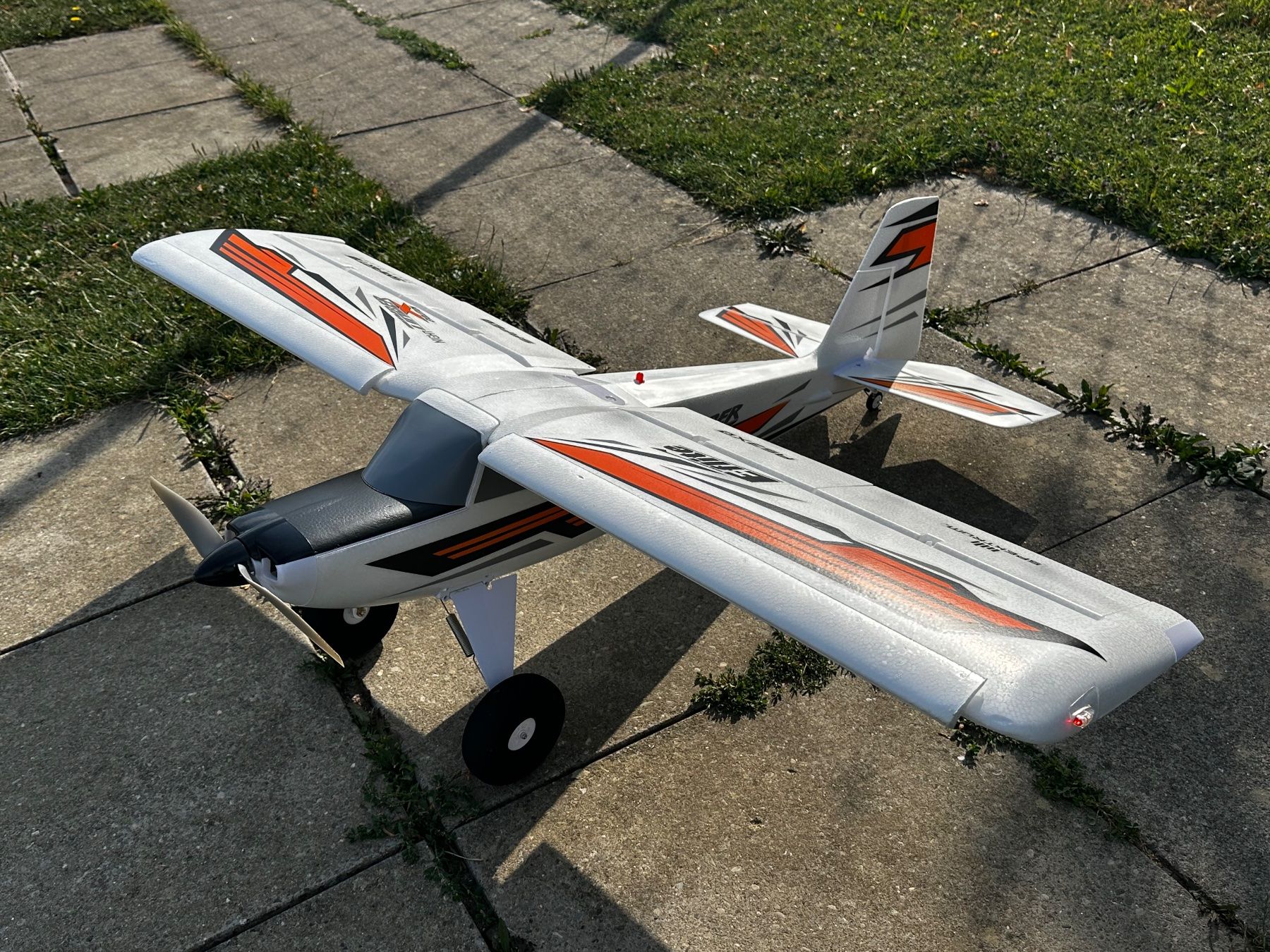 E-Flite RC Modellbau: E-Flite Night Timber X Evolution 1.2m – Gebraucht aus Winterthur von Fliegensaga