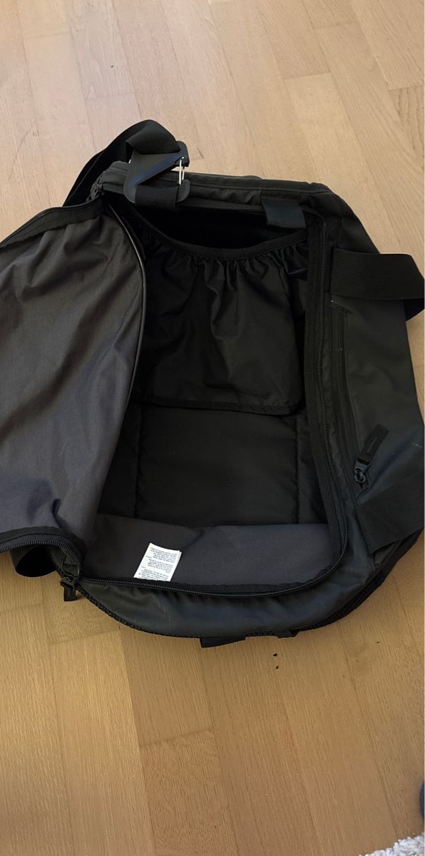 Nike Taschen: Nike Sporttasche – Neu (gemäss Beschreibung) aus Niederrohrdorf von jen_f6cj 3