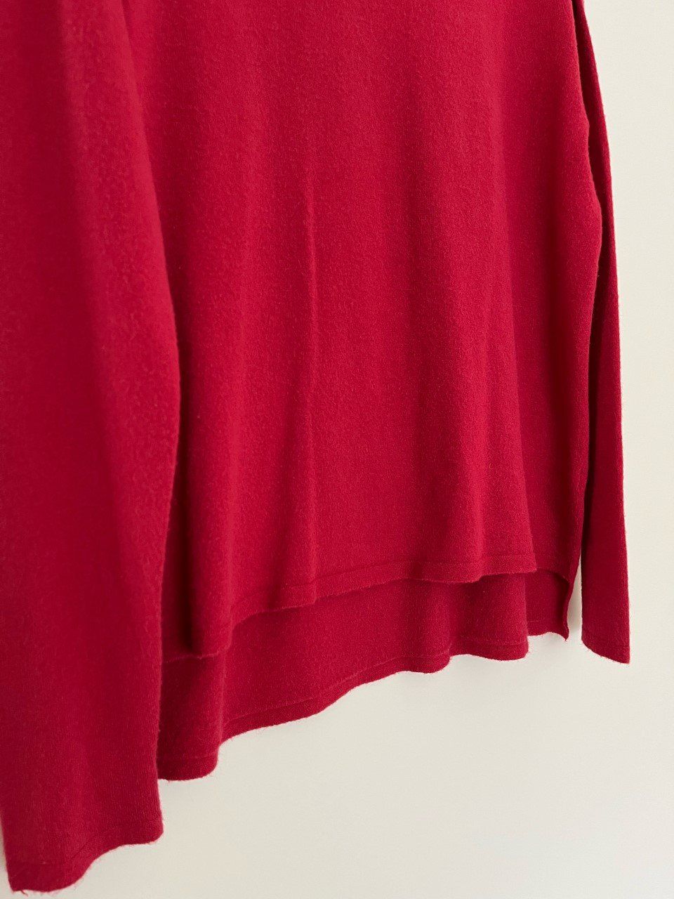 Pullover & Sweatshirts: Pullover One Size, Farbe rot – Gebraucht aus Triesen von dardaleni 1