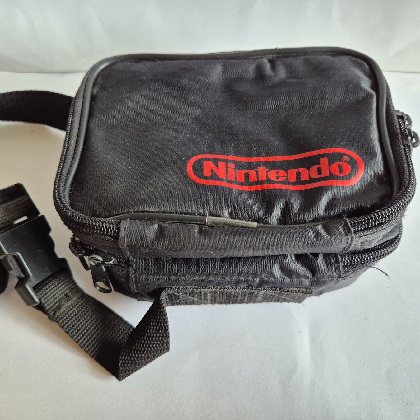 Nintendo Custodie protettive: Nintendo Tasche / Etui / Case - Nintendo Logo – Usato da Zürich venduto da Mephisto87 4