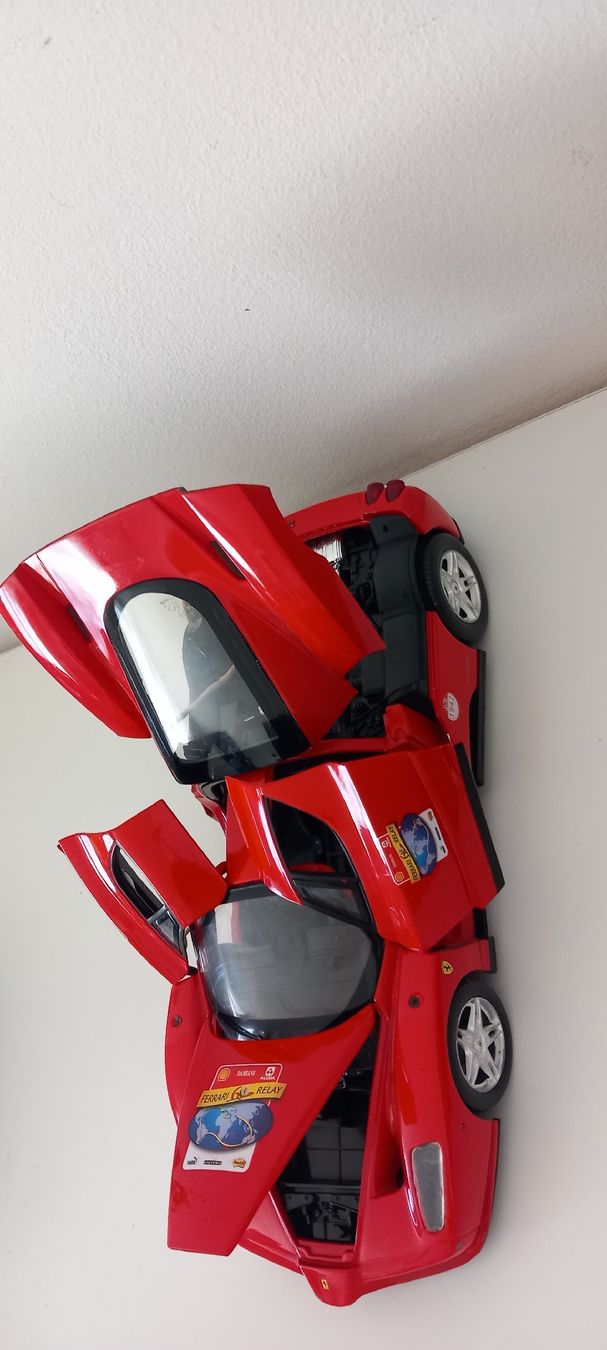 Ferrari Modellini d'auto: ENZO RERRARI 1/18 – Usato da Balsthal venduto da Marica75 5