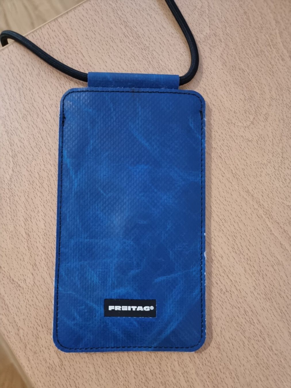 Freitag Borse: Freitag iPhone-Hülle Fox – Usato da Solothurn venduto da scbgirl19