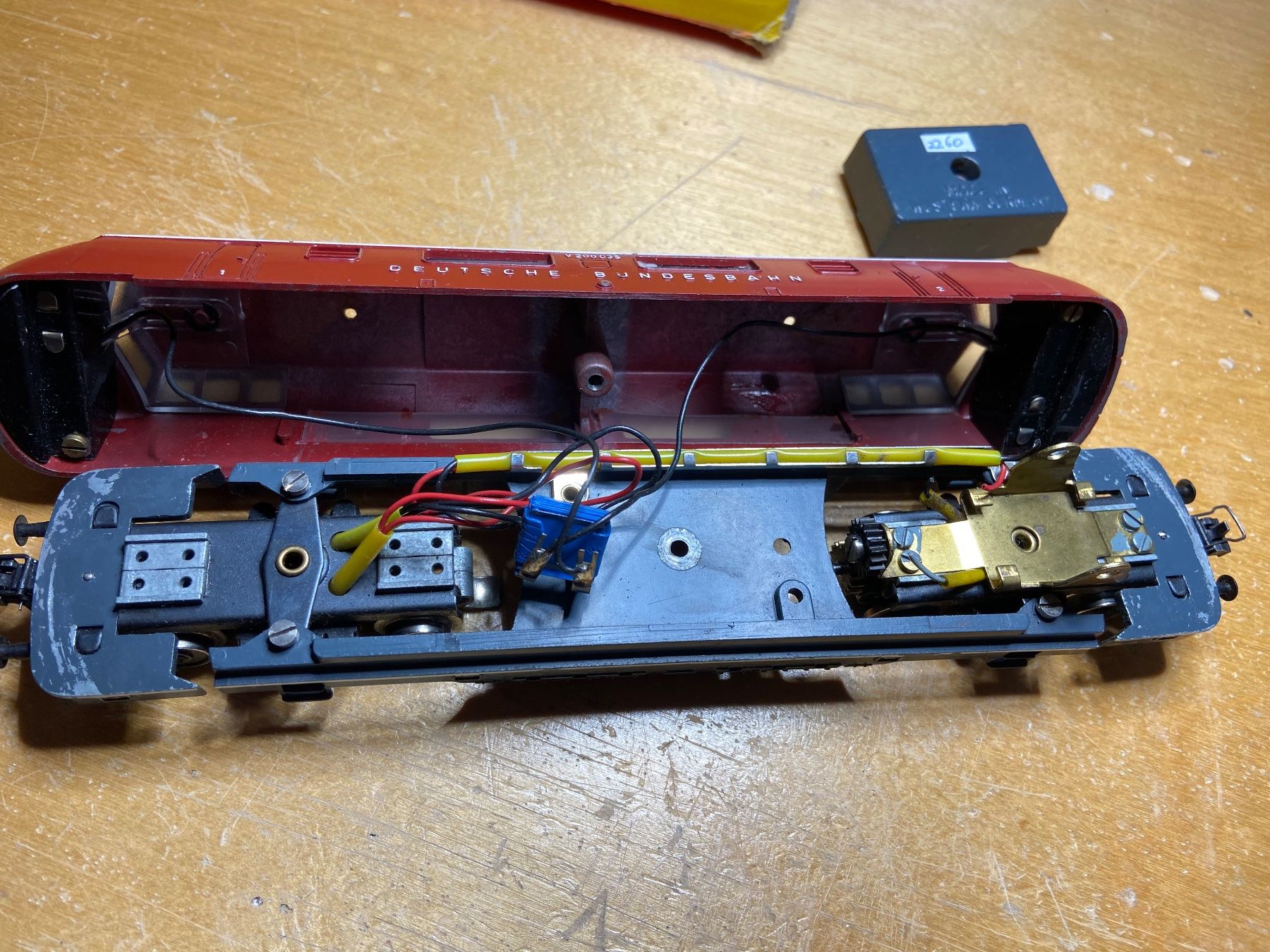 Trix Modelleisenbahnen: Trix Express V 200 – Gebraucht aus Basel von Relaphe 6