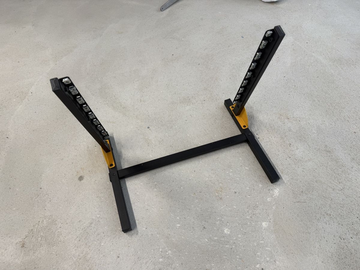Racks & Cavalletti: Server- / Rackhalter 19 Zoll 8HE – Usato da Gipf-Oberfrick venduto da rrgu1t4r 1