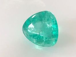 SMARAGD  bläulich/grünes Sugarloaf  5.84cts  Ural / Sibirien