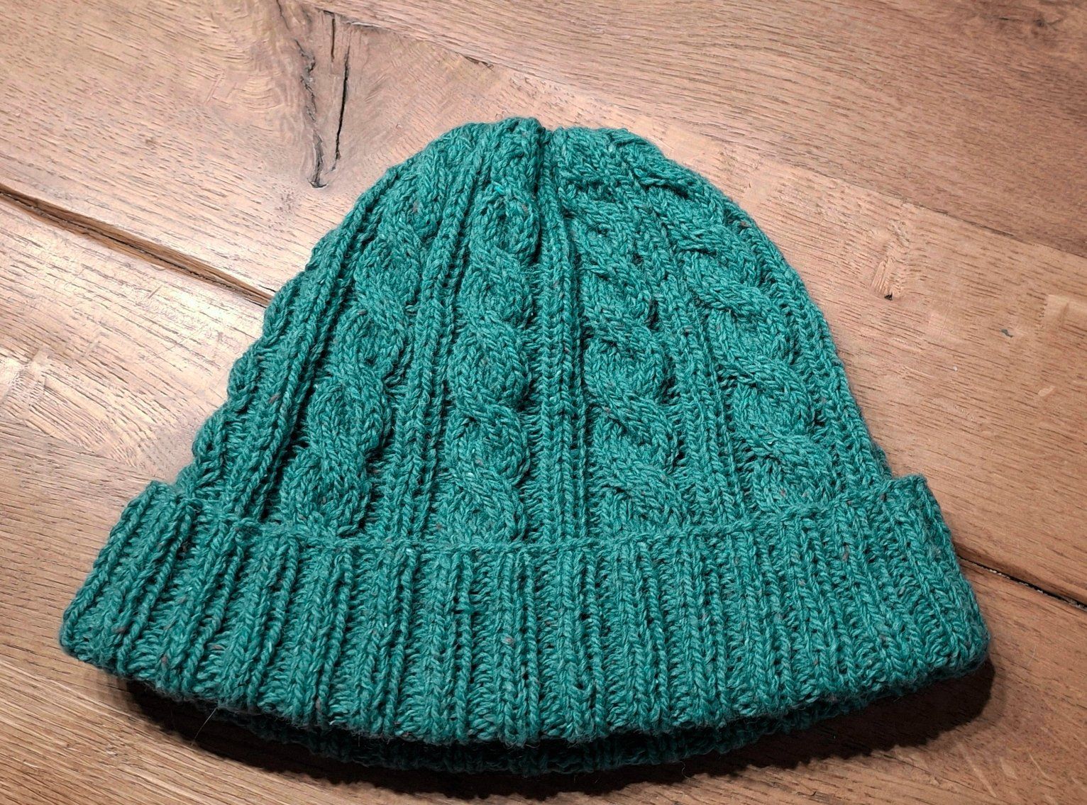 Chapeaux, bonnets & casquettes: Mütze "Pine" handgestrickt    NEU – Neuf (Voir description) à Langenthal par Handstrick 5