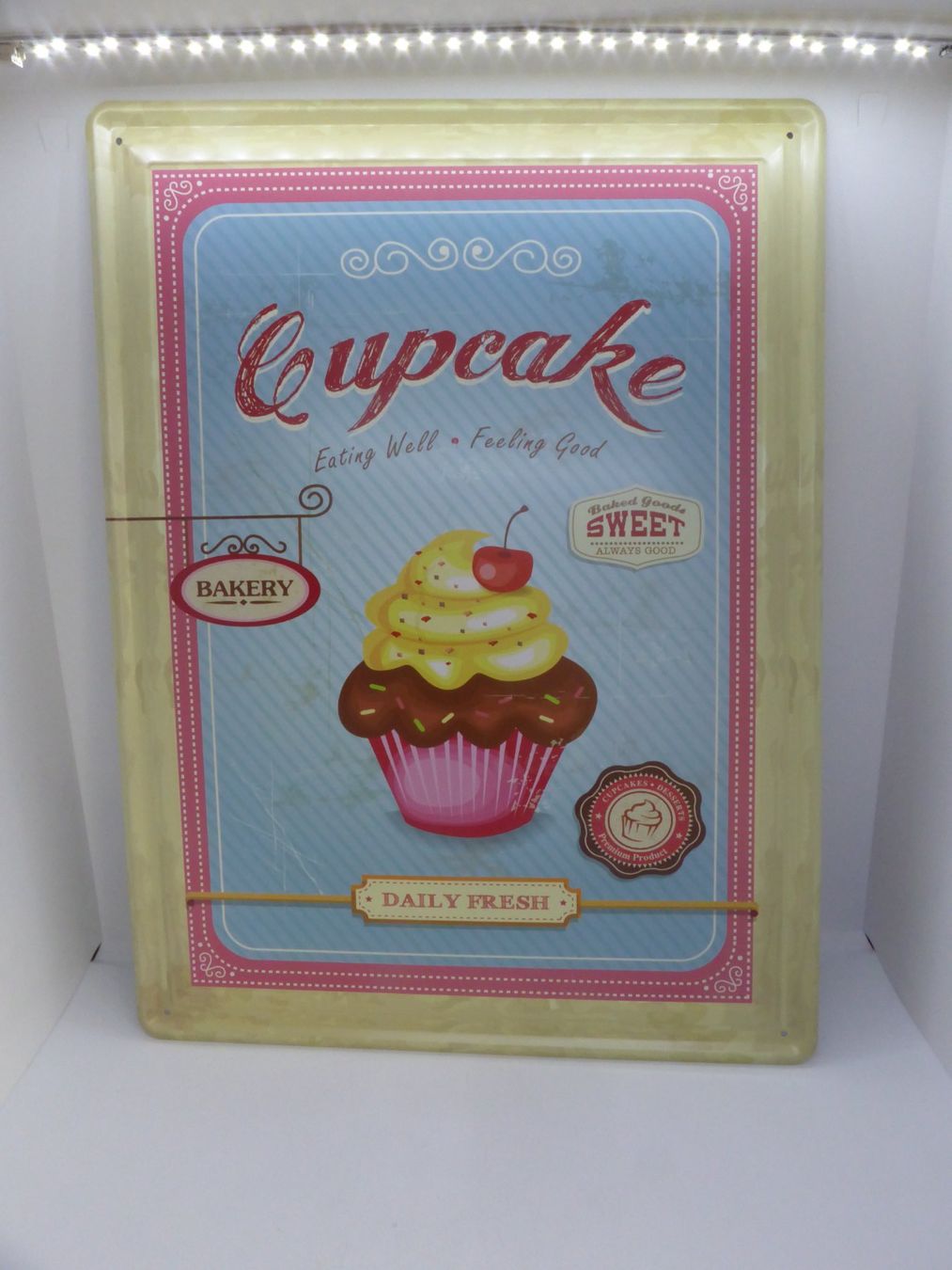 Insegne: Plaque métal décor CUPCAKE DE 2023 – Usato da Porrentruy venduto da Kim017 1