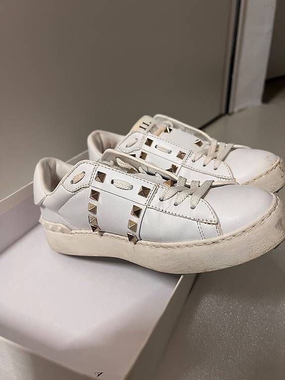 Scarpe da donna: Valentino Garavani rockstud untitled sneaker – Usato da Ittigen venduto da san_9pr8