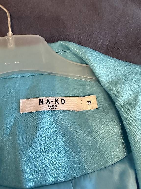 Jacken: Schicker Blazer NA-KD Gr. 38 Türkis Glitzer Elegant – Gebraucht aus Luzern von Lorena.haj 1