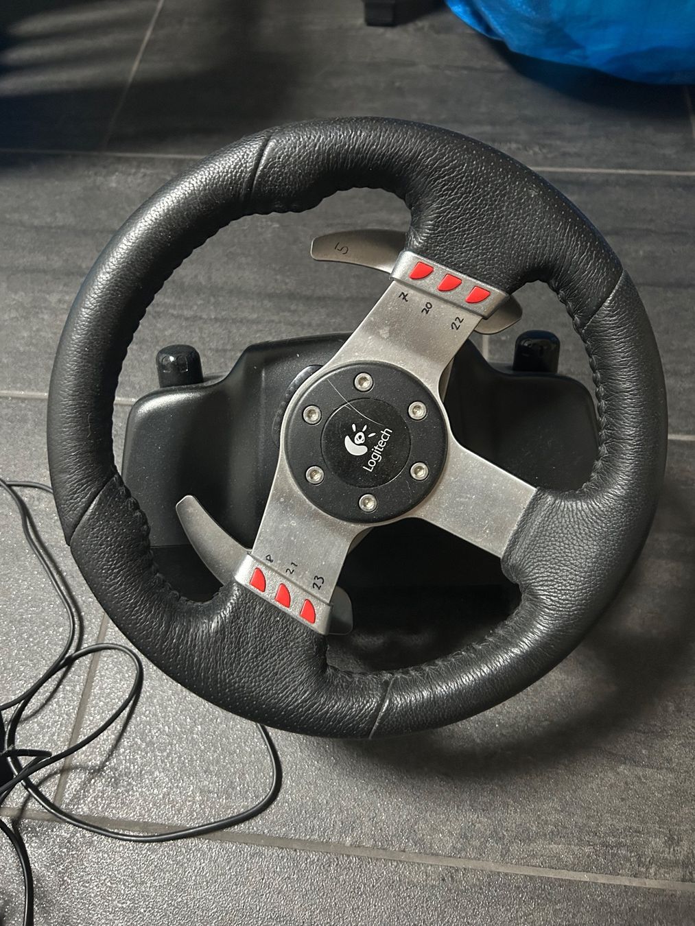 Logitech Manettes: Logitech Pedal Set gebraucht mit Netzteil – D'occasion à Schötz par chousan 4