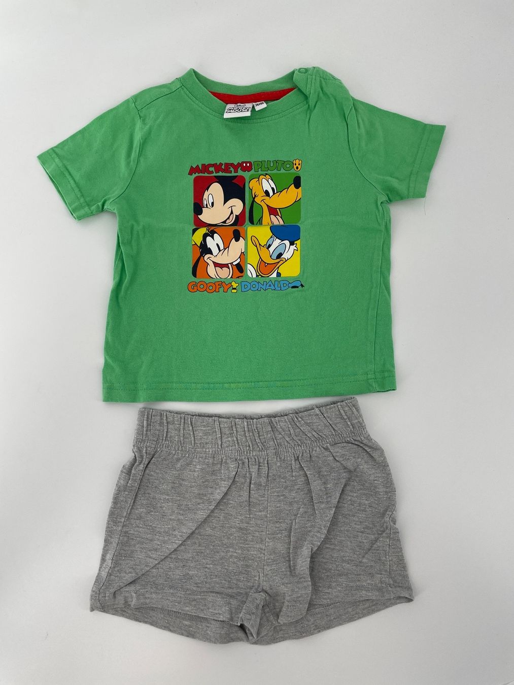 Disney Hemden, Tops & T-Shirts: Shirt mit Shorts Disney Gr. 74/80 – Gebraucht aus Auenstein von moin.