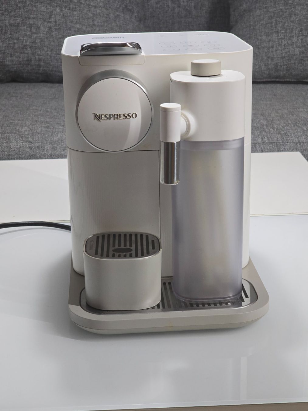 De'Longhi Macchine per caffè & Macchine per espresso: DeLonghi Nespresso Gran Lattissima – Usato da Emmen venduto da SpassBieterBot