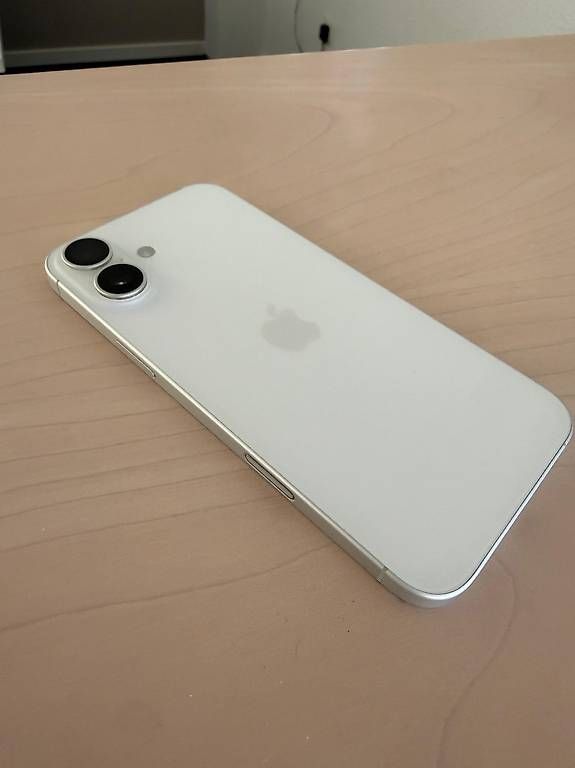 Telefoni cellulari / Smartphones: Apple iPhone 16 Plus 128 GB Weiss – Usato da Gattikon venduto da DarkKnight 1