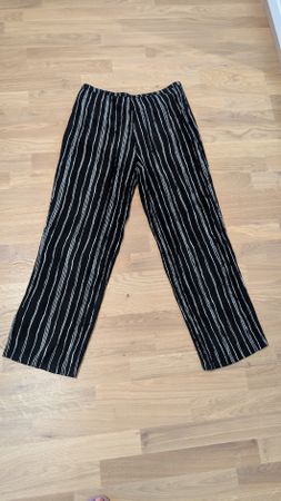 C&A luftige Hose, Gr. 42, schwarz/weiss gestreift