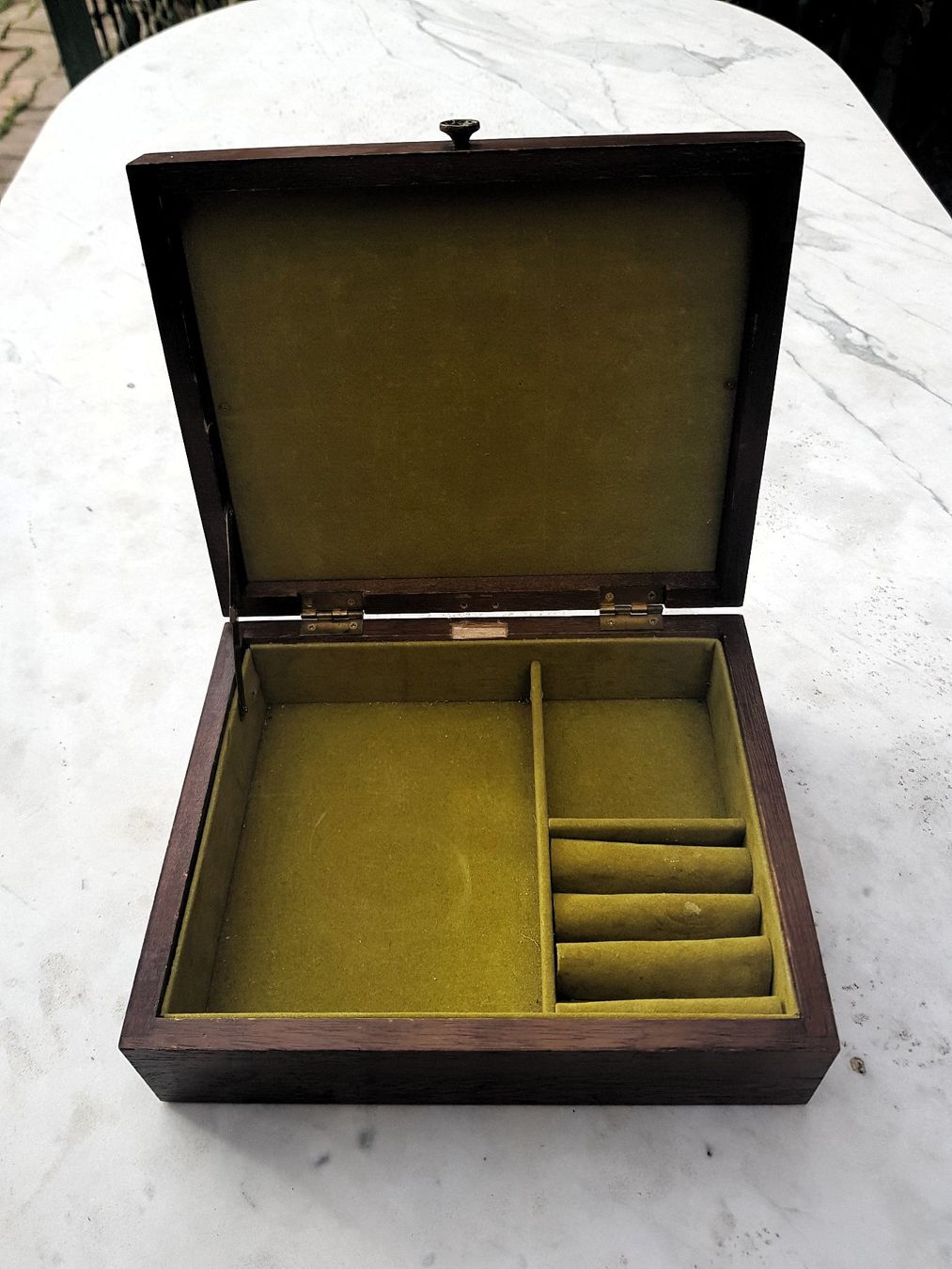 Cassapanche: Schöne Schmukschatulle mit Verspiegeltem Deckel – Usato da Zezikon venduto da Upsetter 2