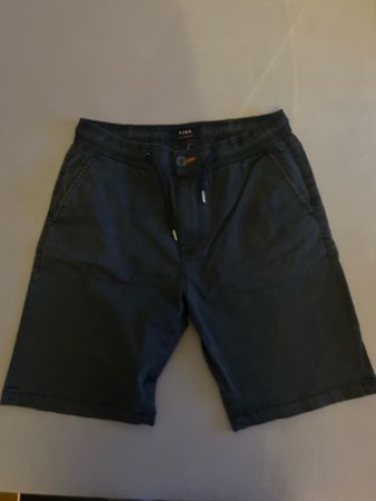 Kurze Hose