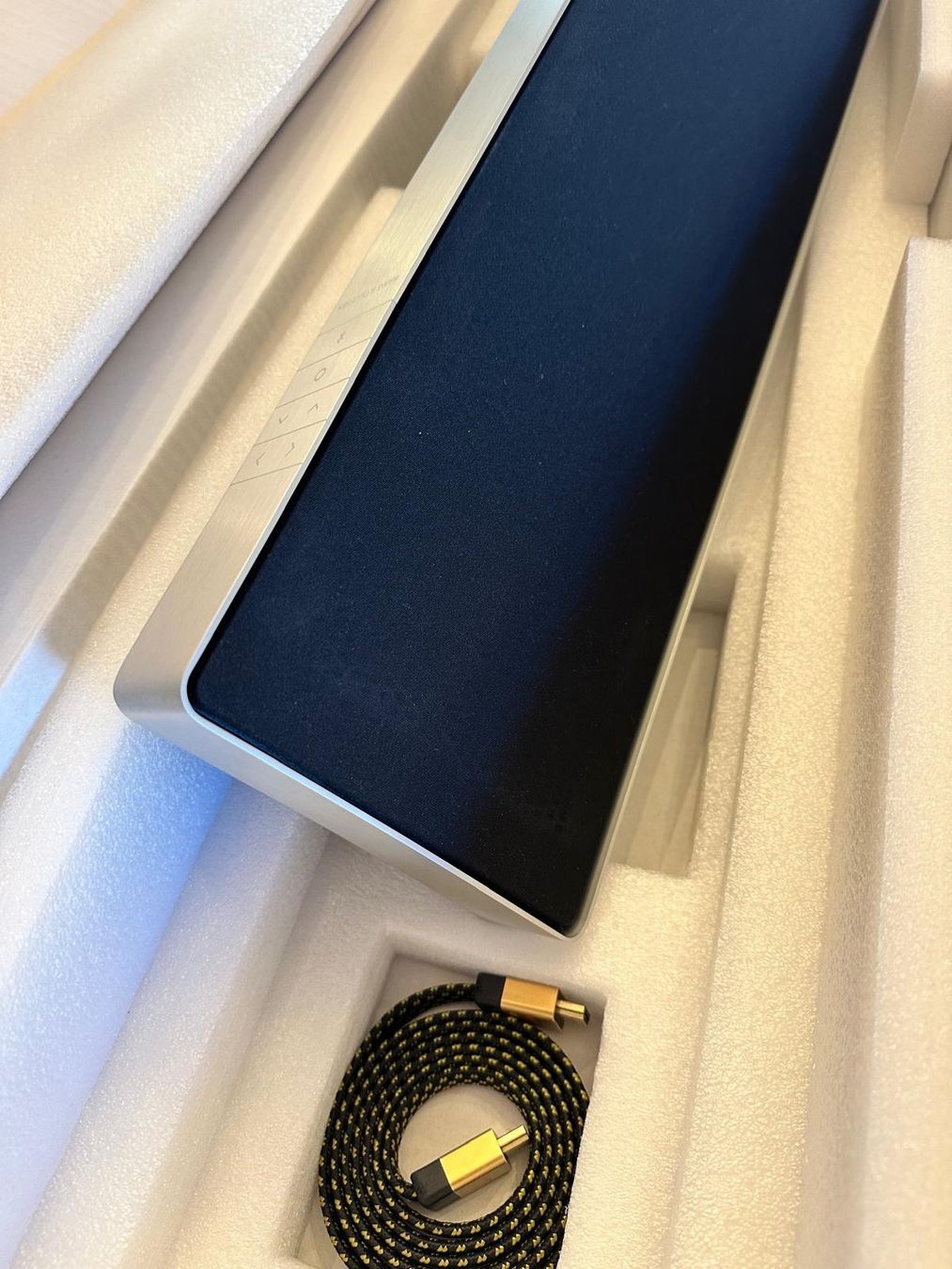 Bang & Olufsen Casse acustiche: Beosound Stage Silver/Black – Nuovo (secondo la descrizione) da Ftan venduto da Titelseite 3