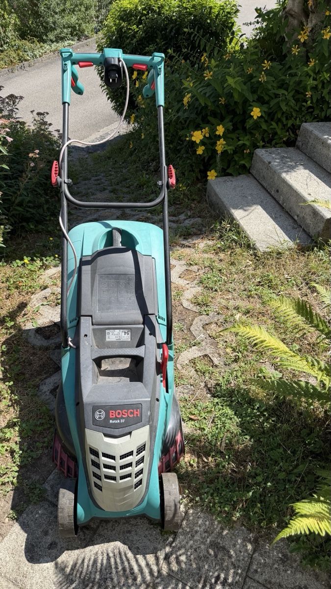Bosch Tagliaerba: BOSCH Rotak 37 Electric Lawnmower Used – Usato da Uerikon venduto da Andi169