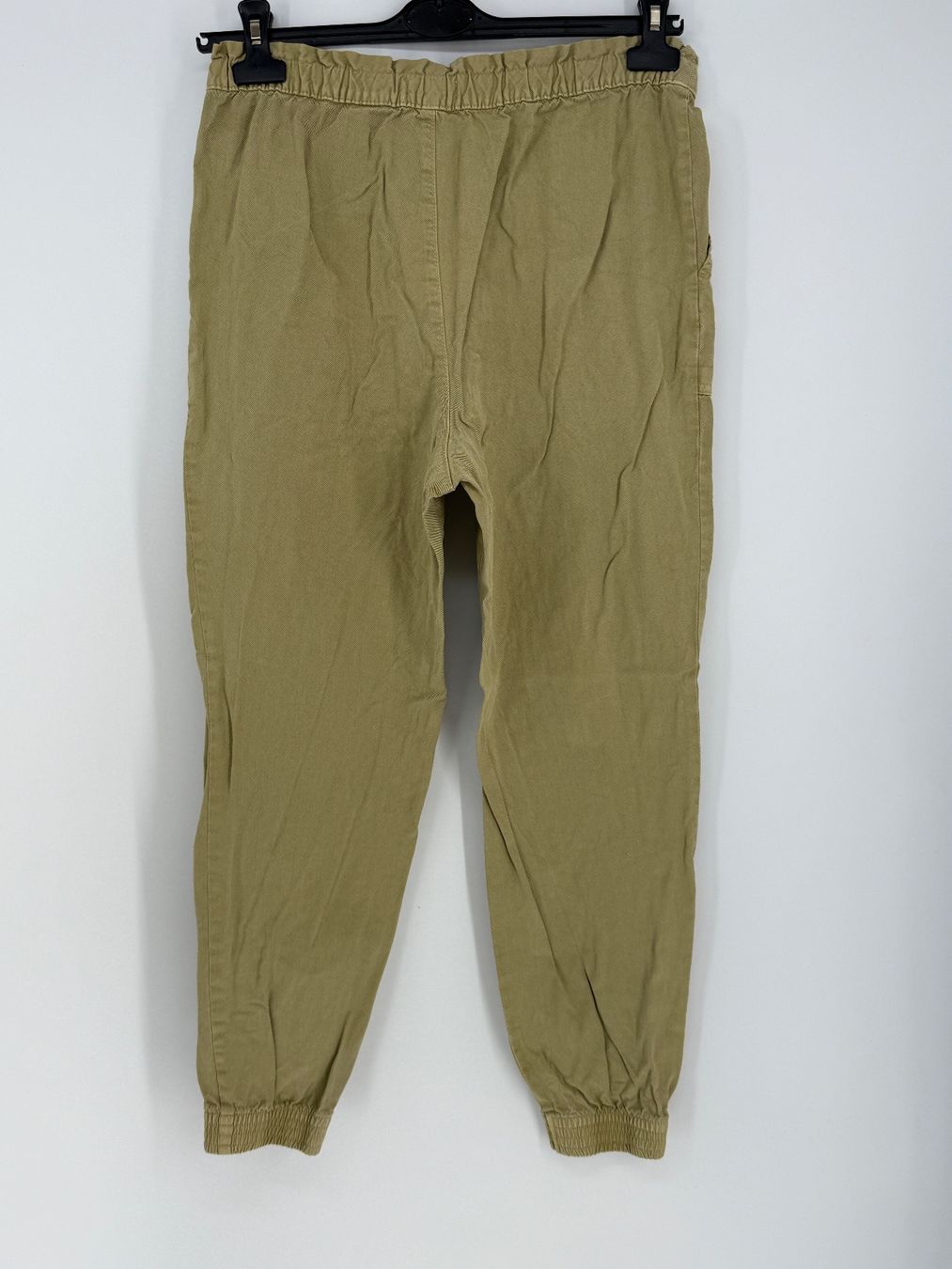 H&M Pantaloni: Hose Gr. 40  von H&M mit Gummizug Bund – Usato da Auenstein venduto da moin. 1