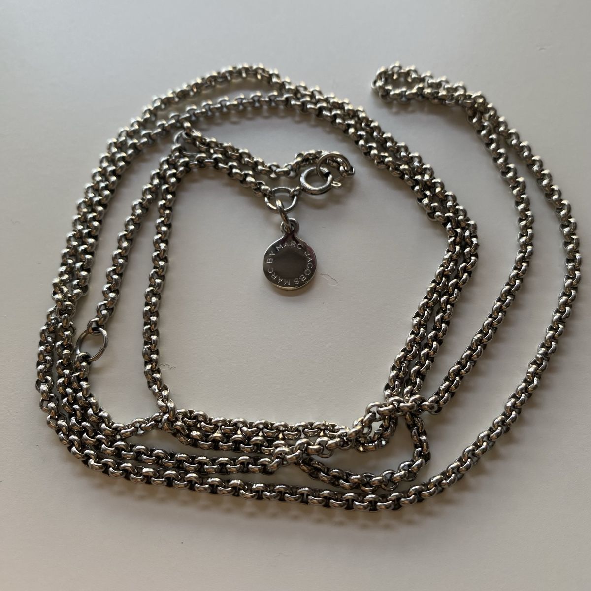 Marc Jacobs Ketten: Marc Jacobs Edelstahl Silberne Halskette – Neu (gemäss Beschreibung) aus Givisiez von dor_xb9k