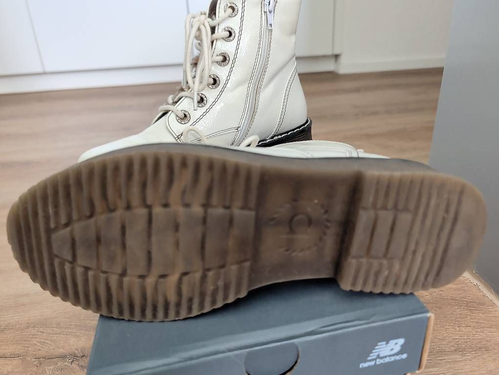 Bugatti Scarpe da donna: Bugatti Damen Boots white Gr. 37 – Usato da Schwarzenbach SG venduto da ana_vb2s 2