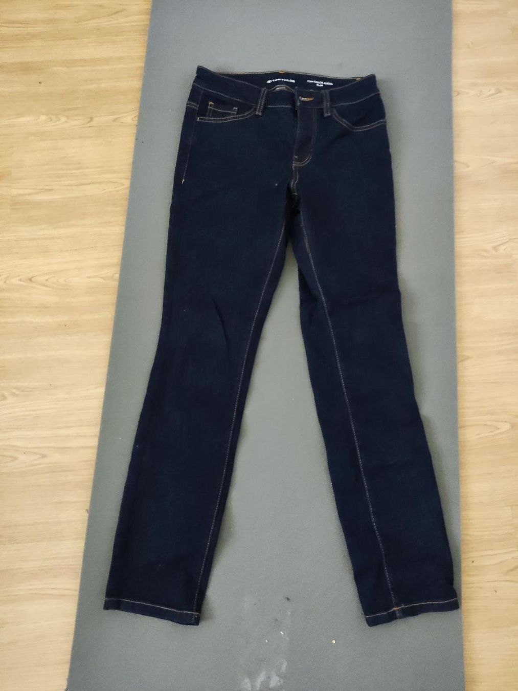 Tom Tailor Jeans: Tom Tailor Alexa Slim Damenjeans Grösse 27 – Nuovo (secondo la descrizione) da Allschwil venduto da Livy_83 2