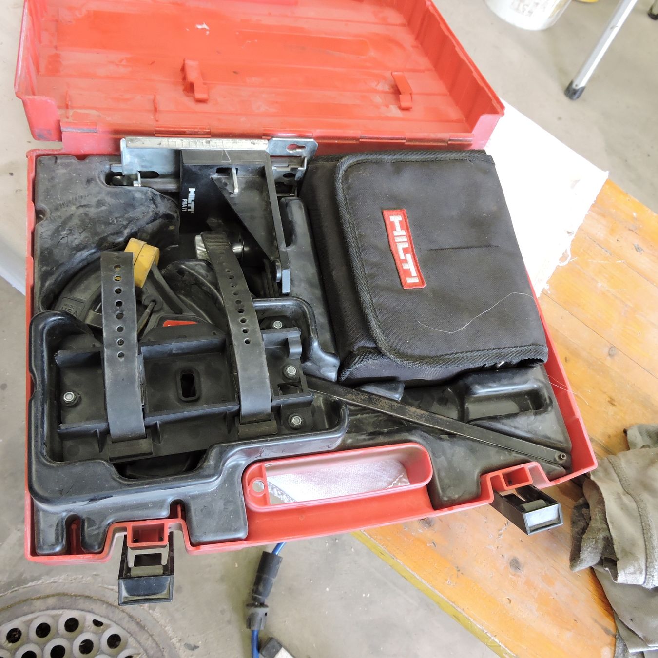 Hilti Misurare: Hilti Linien Laser – Usato da Meikirch venduto da rva_q8c7 3