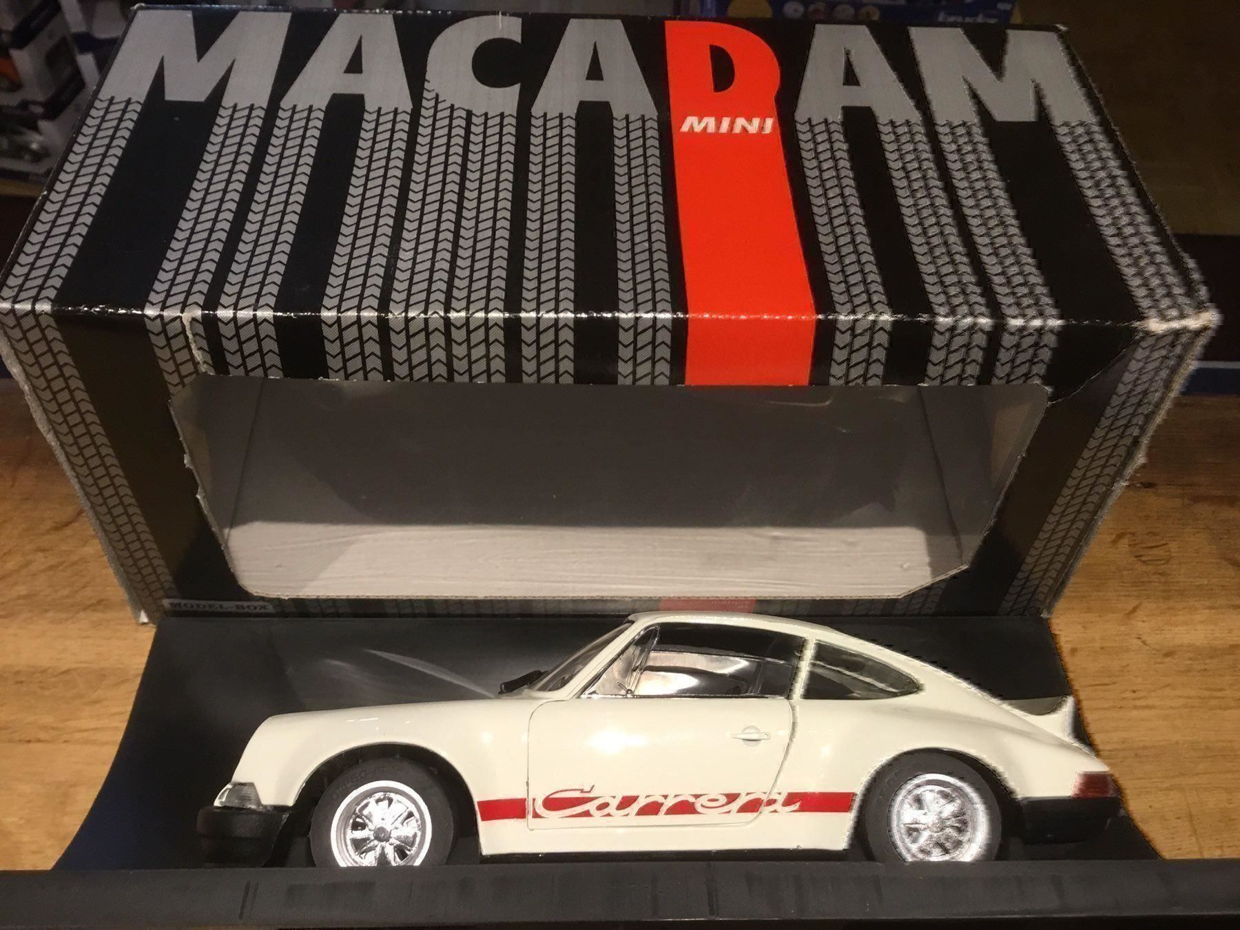 Porsche Modellini d'auto: Porsche 911 RSR 2.8 – Nuovo e nell'imballaggio originale da Erlenbach im Simmental venduto da Model_box 1