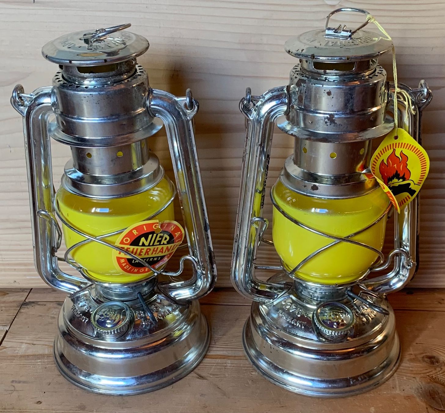 Lampade & Luci: 2 Petrollaternen Feuerhand der CH Armee – Nuovo (secondo la descrizione) da Goldingen venduto da Bergler012 1