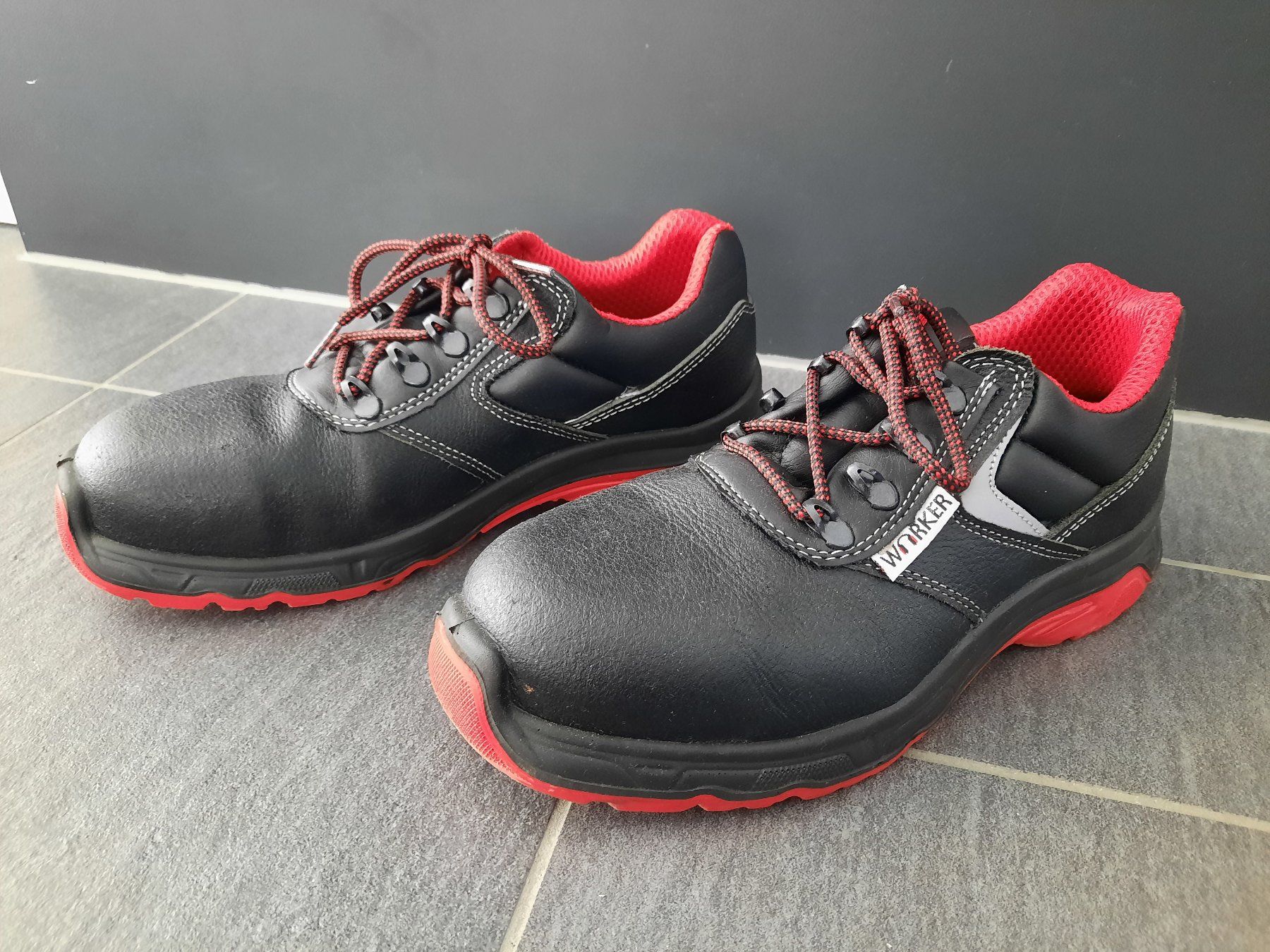 Scarpe da uomo: Sicherheitsschuh tief S3, Gr. 40 – Usato da Rothrist venduto da Ellie