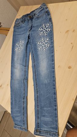 Winter Jeans mit Schneeflocken, Gr. 128, John Baner
