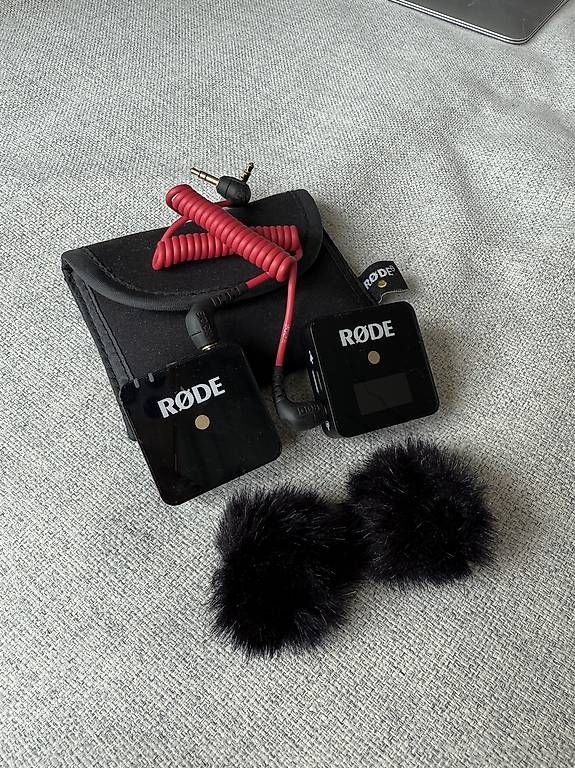 Microfoni: RØDE Wireless GO microphones  – Usato da Zürich venduto da YanaZam