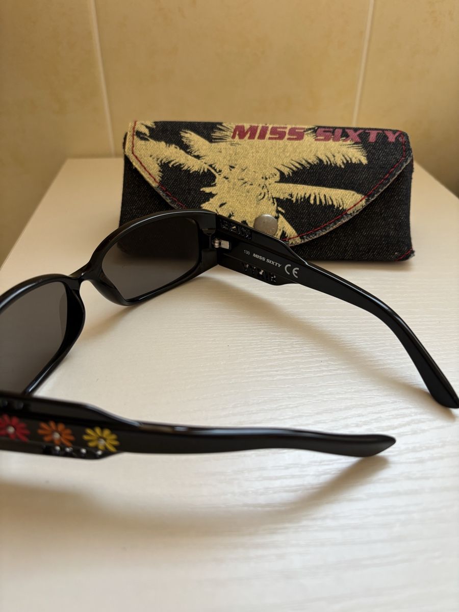 Miss Sixty Occhiali & Lenti: Miss Sixty: occhiali da sole – Nuovo (secondo la descrizione) da Losone venduto da Tilly-nb7t