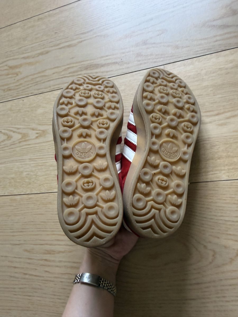 Gucci Chaussures femmes: Gucci Addidas Schuhe – D'occasion à Zürich par cha_y9x8 3