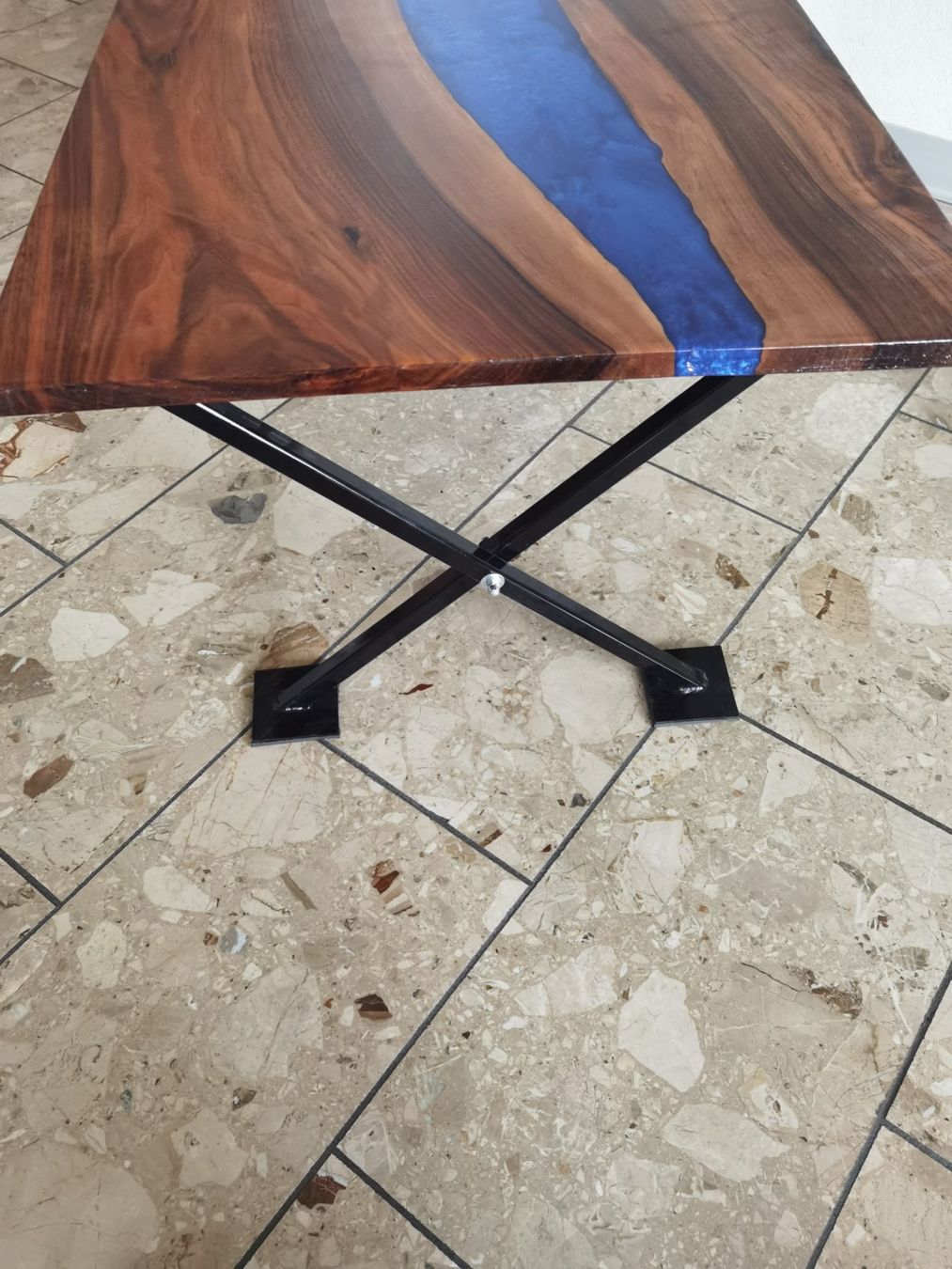 Articoli in legno: Salon Tisch Epoxy – Nuovo (secondo la descrizione) da Aesch LU venduto da Cubic 2