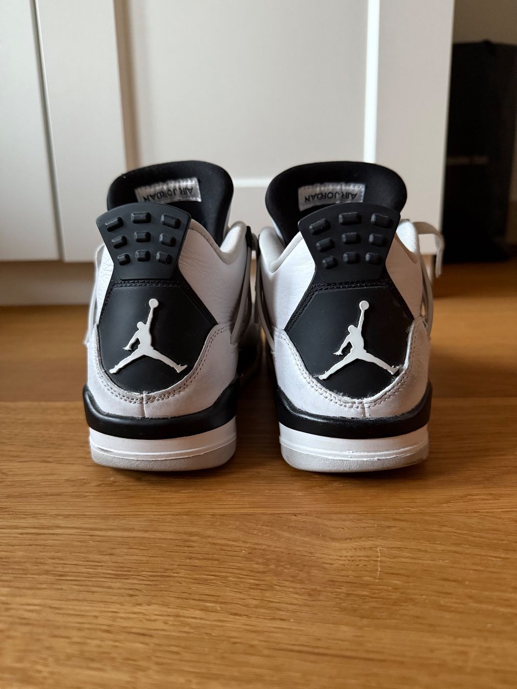 Jordan Scarpe da uomo: Jordan 4 Retro Military Black – Usato da Bern venduto da jil_mxs6 3