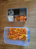 1.4 Kilo Legosteine - Orange Teile, 1.5kg, mit Box.
