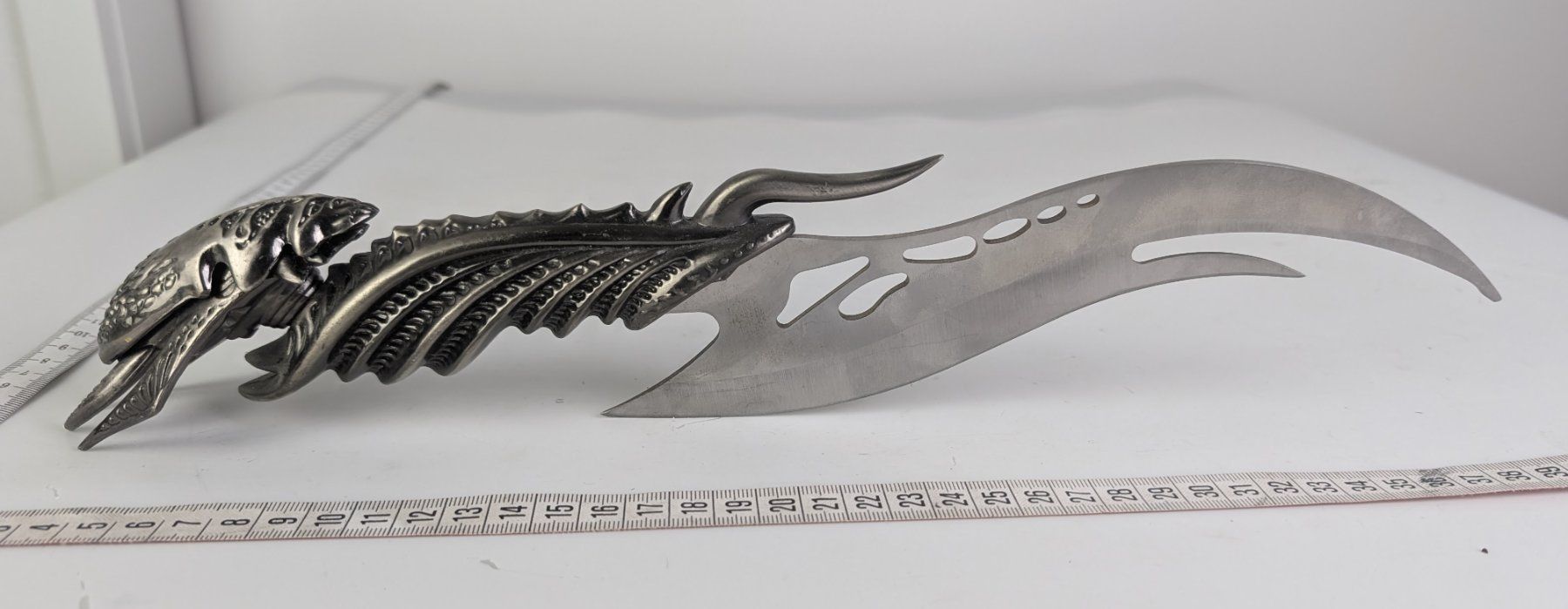 Tutte le decorazioni: Alien Messer mit Ständer, Deko Messer, scharf – Usato da Zürich venduto da axolottchen 7