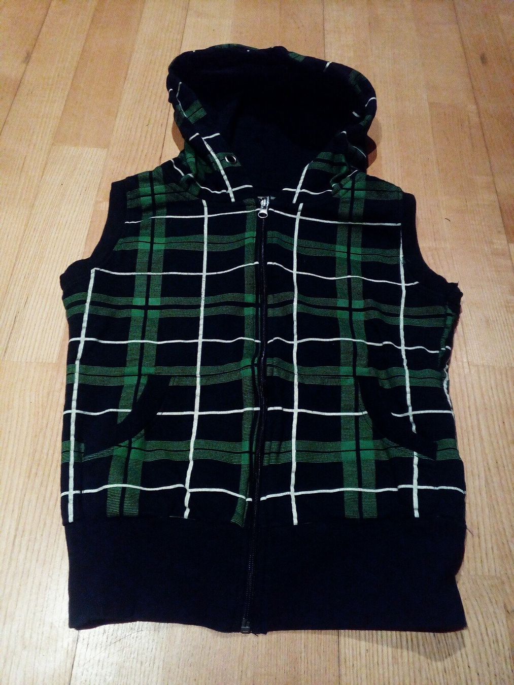 Altro abbigliamento per bambina: Weste grün_kariert Gr. 158 – Nuovo (secondo la descrizione) da Zeneggen venduto da shemesh_