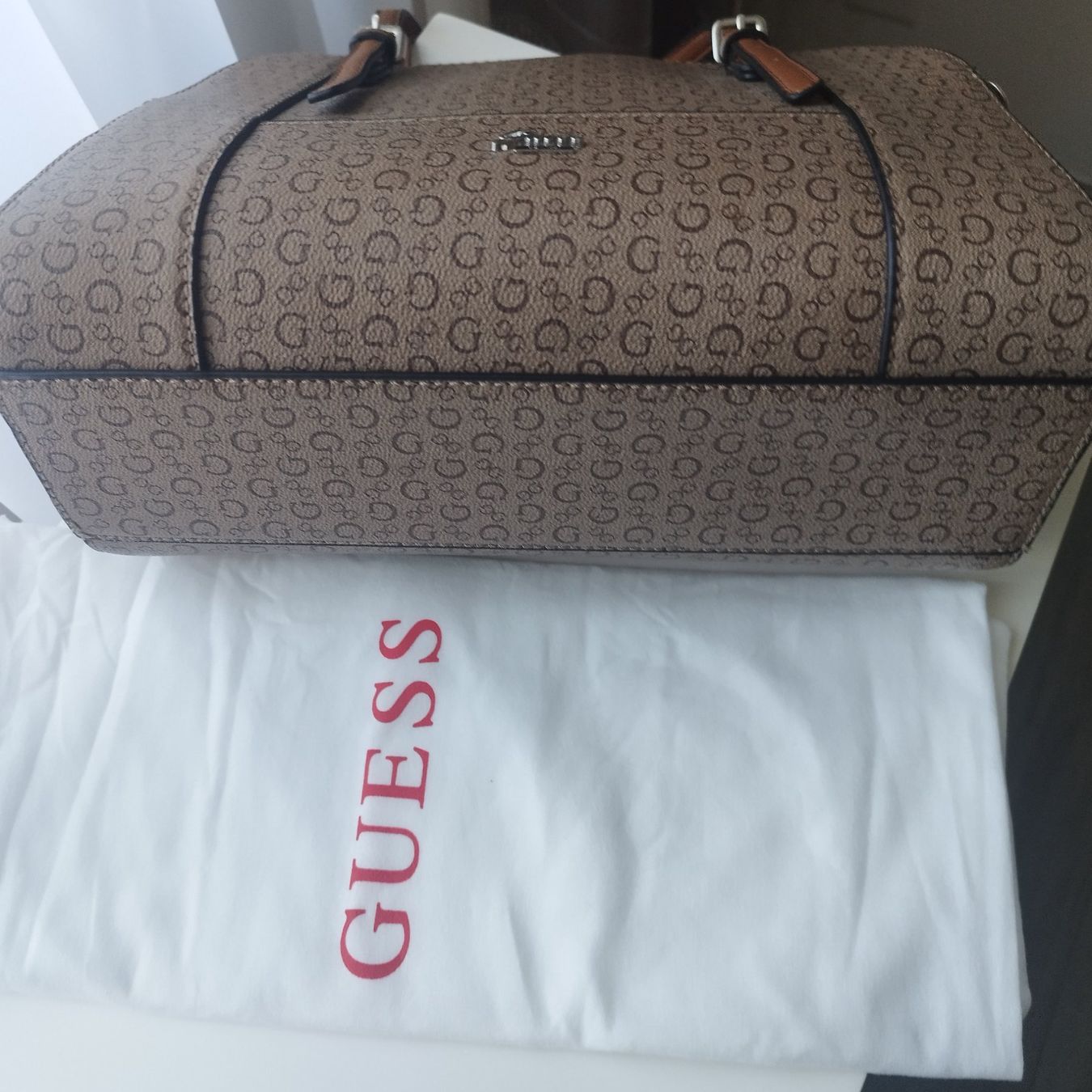 Guess Borse da donna: Guess Handtasche wie Neu, mit Staubbeutel (1) – Nuovo (secondo la descrizione) da Weiningen ZH venduto da traudl102