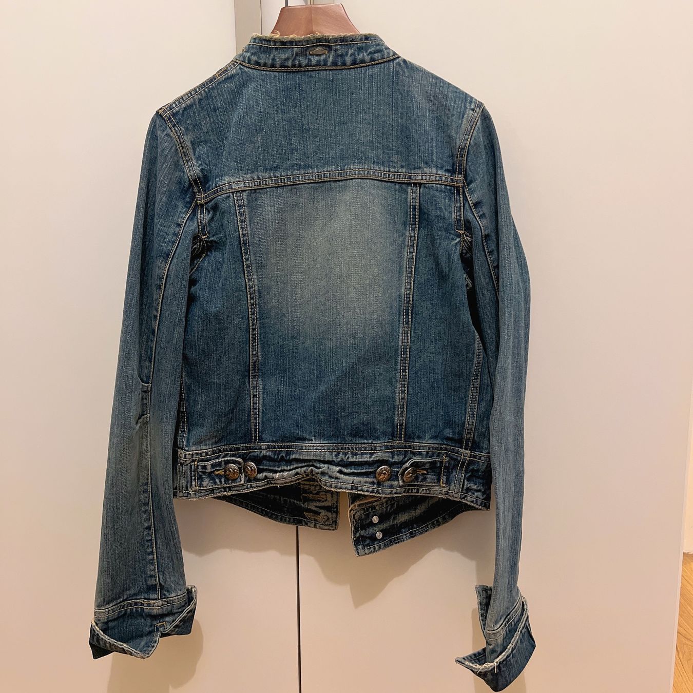 Gilet & Giacche senza maniche: Denim jacket, veste en jean – Usato da Basel venduto da Harper.G 5