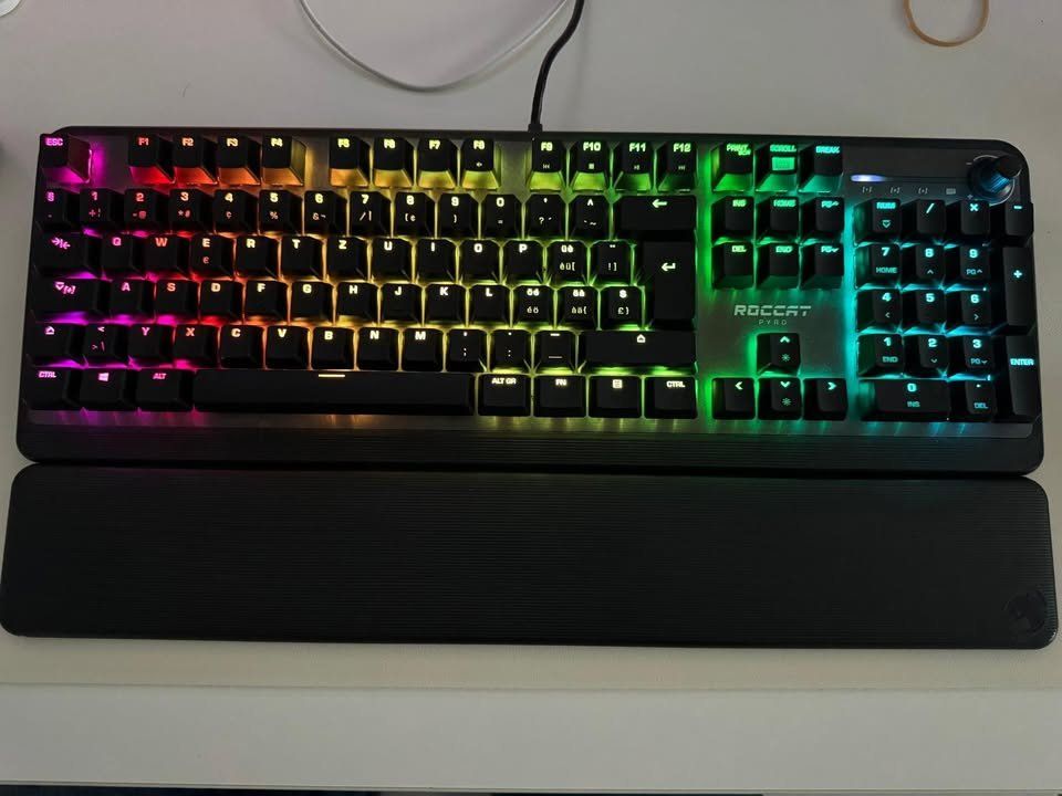 Roccat Tastaturen: Roccat Pyro Tastatur (CH-Layout) – Gebraucht aus Bassersdorf von schokoart.ch 2