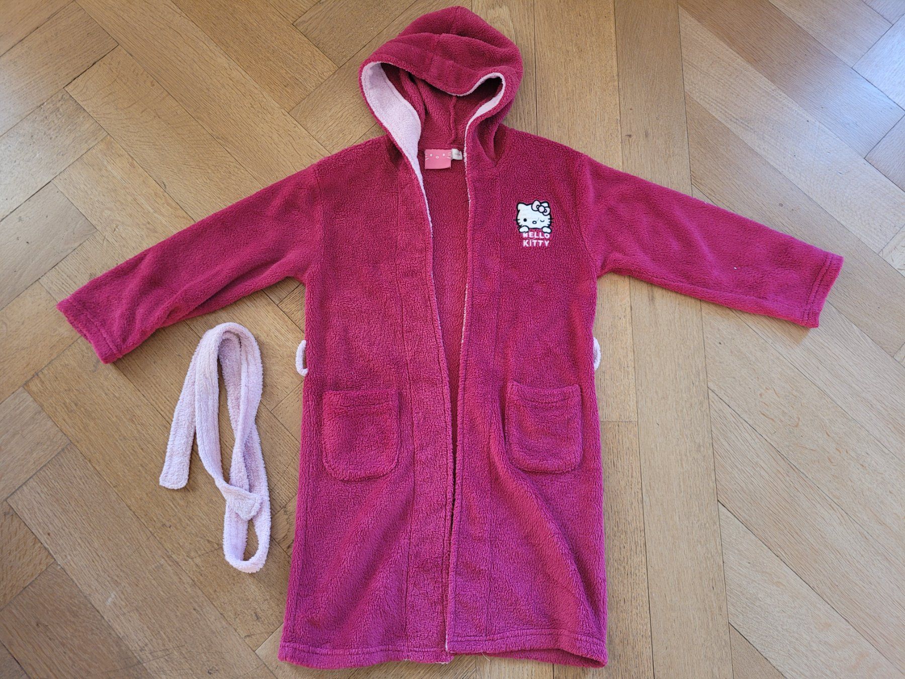 Hello Kitty Accappatoi: Peignoir Hello Kitty, Taille 134/140 – Usato da Lausanne venduto da levinche