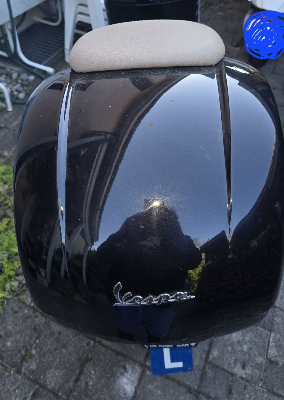 Vespa Alle Rollerersatzteile: Vespa Gts 300  Top Case Original 2017 – Gebraucht aus Niederwangen BE von Zimmo72 1