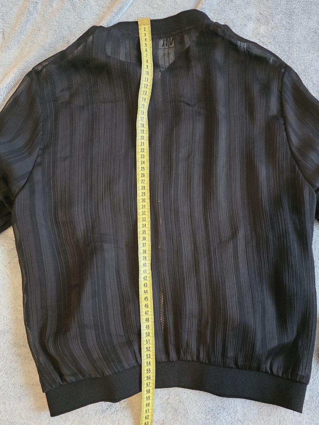 Zara Camicette: Schwarze Zara Bluse, Grösse M – Nuovo (secondo la descrizione) da St Gallen venduto da vir_5kgt 2