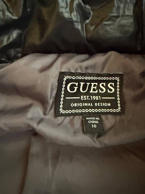 Jacken & Mäntel: Guess Winterjacke 10 Y – Gebraucht aus Baar von valsayn 1