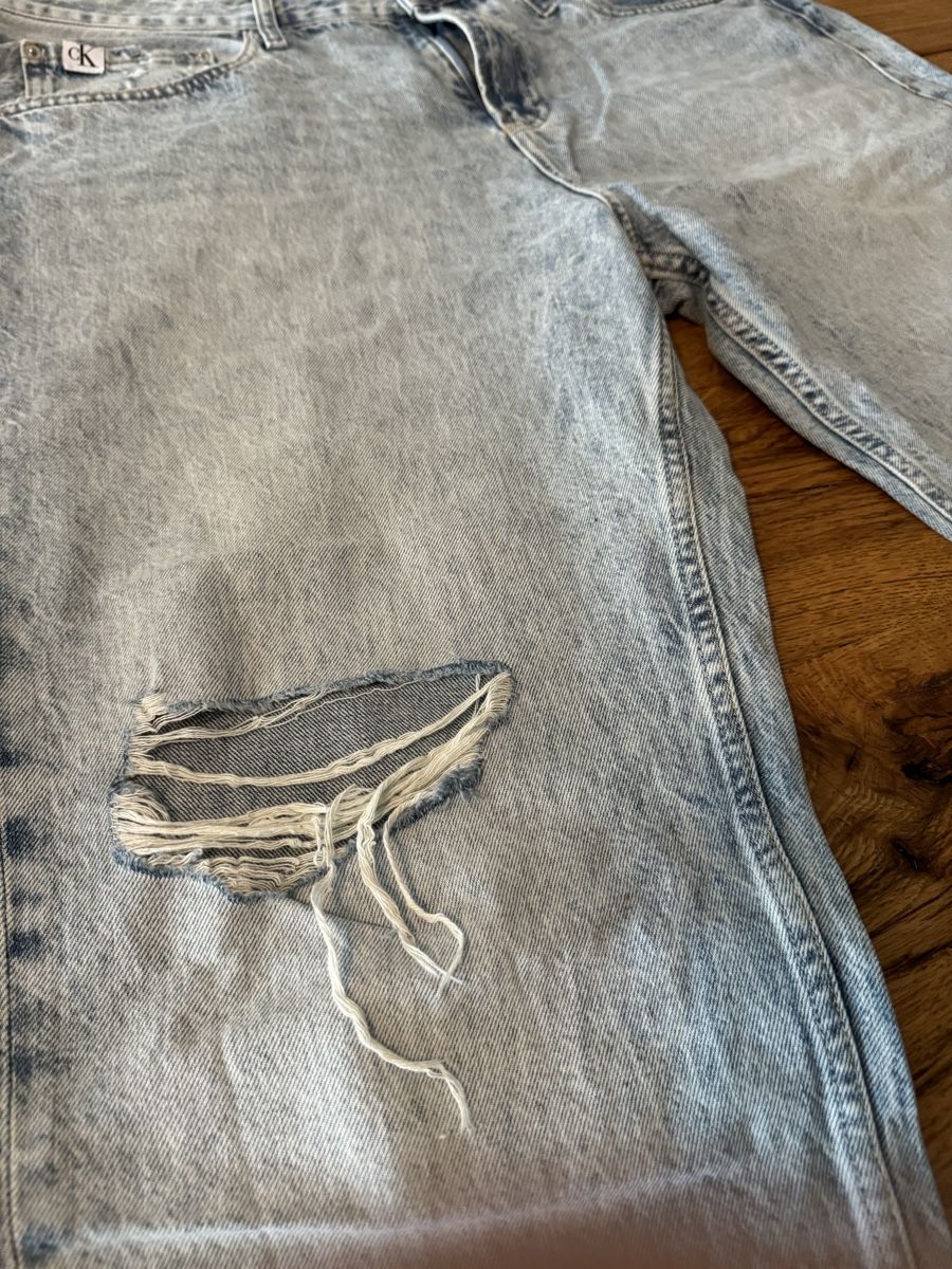Calvin Klein Jeans: Calvin Klein Jeans - 90S STRAIGHT CROP – Usato da Zürich venduto da sell_my_stuff 1